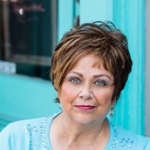 Meet your Posher, Elizabeth